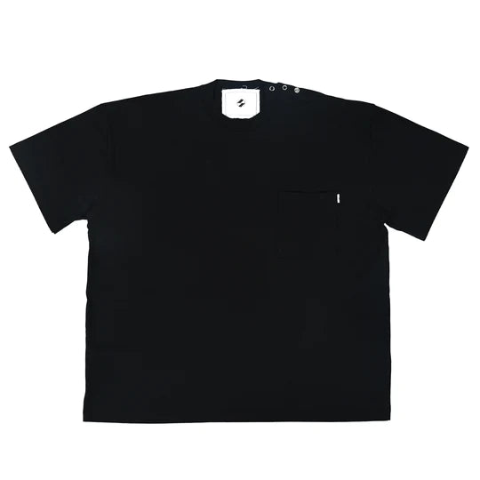 
            
                Load image into Gallery viewer, Side Snap Pocket Os T-Shirt Black
            
        
