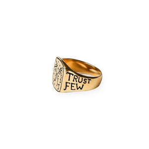 
            
                Load image into Gallery viewer, Love All Signet Ring Gold Gold
            
        